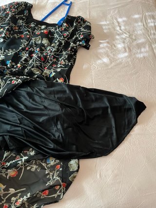 Vestido estampado floral negro