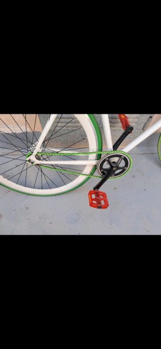 Bicicleta Fixie Blanca con Ruedas Verdes