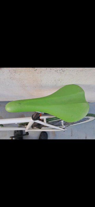 Bicicleta Fixie Blanca con Ruedas Verdes