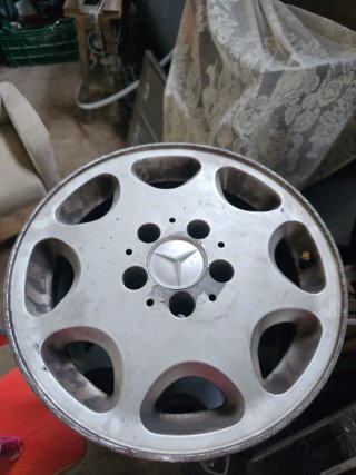 Llanta Mercedes