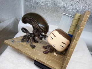 Funko Pop! Ripley & The Runner Alien 3