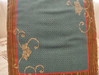 Cuscino etnico vintage verde e rosso