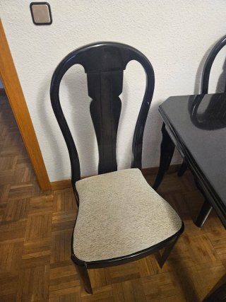 Mesa de comedor elegante negra