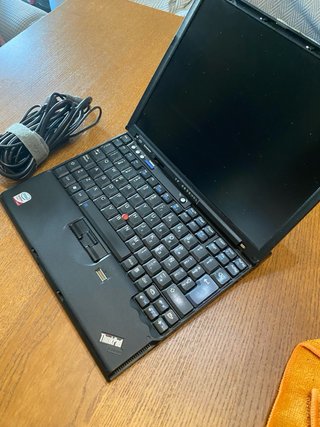 Lenovo Thinkpad X61 Portátil