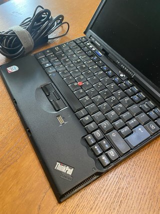 Lenovo Thinkpad X61 Portátil