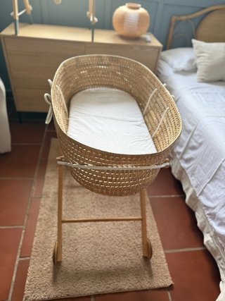 Moisés de mimbre para bebé