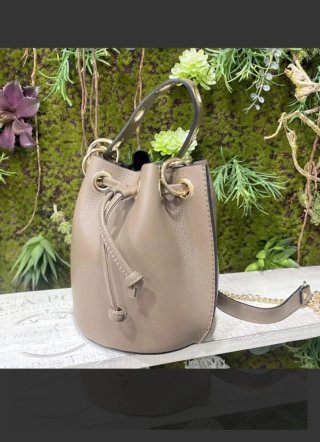 Bolso bombonera beige y gris