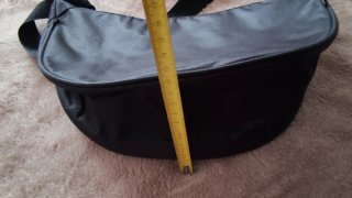 Bandolera negra  regulable con cremallera