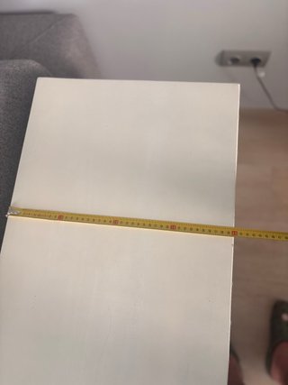 Cómoda blanca de madera