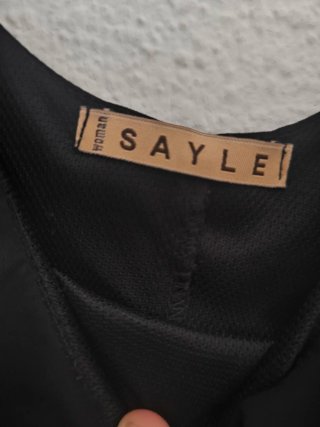 Vestido negro de tirantes