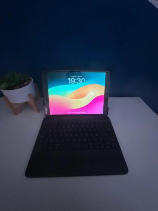 iPad Pro 10.5 256GB Gris Espacial + funda Logitech