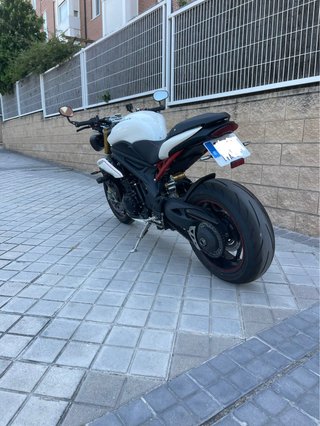 Triumph Speed Triple R 1050 ABS Blanca