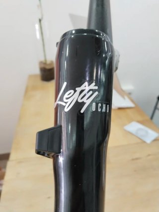 Horquilla Lefty 8 Aluminio + Rueda Hollowgram Carb