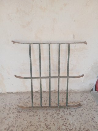 Reja de ventana de hierro forjado