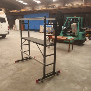 Andamio de aluminio y se convierte en escalera