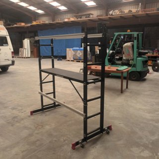 Andamio de aluminio y se convierte en escalera