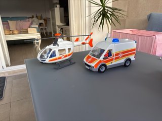 Hospital Playmobil con Ambulancia y Helicóptero