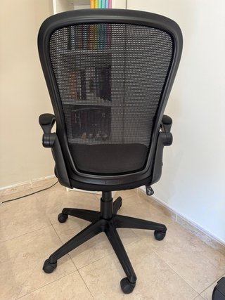 Silla de oficina ergonómica negra