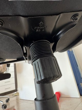 Silla de oficina ergonómica negra