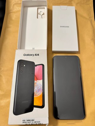 Samsung Galaxy A14 Smartphone Android, Display LCD FHD+ 6.6", 4GB RAM, 64GB espandibile