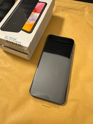 Samsung Galaxy A14 Smartphone Android, Display LCD FHD+ 6.6", 4GB RAM, 64GB espandibile