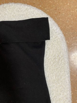 Vestido tubo negro escotado