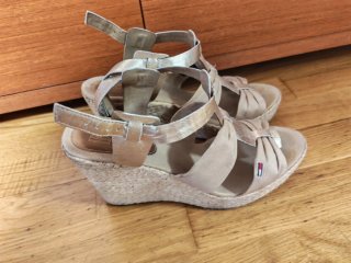 Sandalias Tommy Hilfiger Beige y Dorado