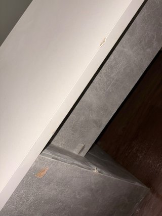 Escritorio blanco y gris