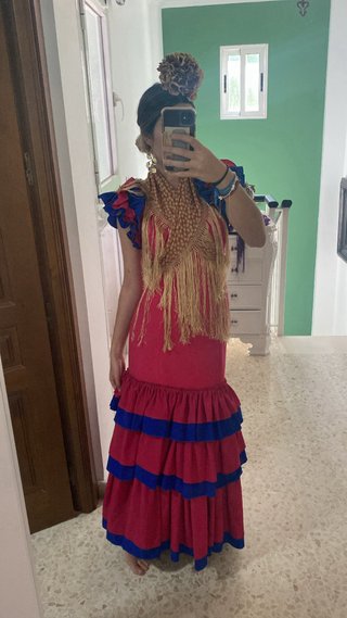 Traje de flamenca rojo y azul