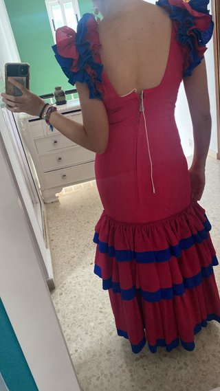 Traje de flamenca rojo y azul