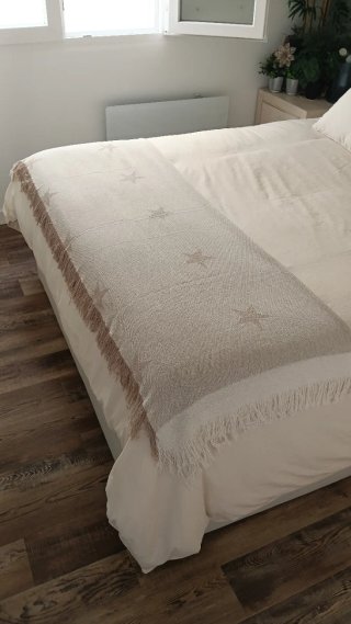 Manta de sofá o jardín beige