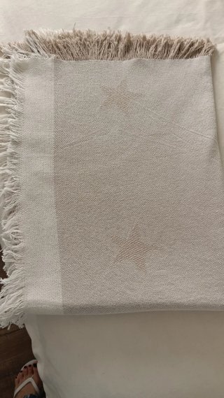 Manta de sofá o jardín beige