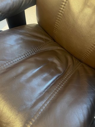 Sillón reclinable Stressless con reposapiés