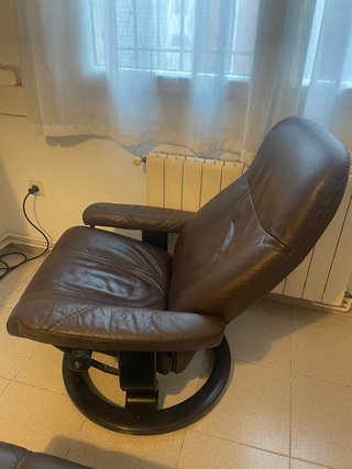 Sillón reclinable Stressless con reposapiés