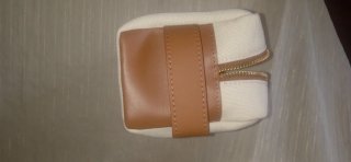 Neceser de viaje blanco y marrón nuevo