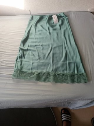 Falda verde Primark Talla M con encaje