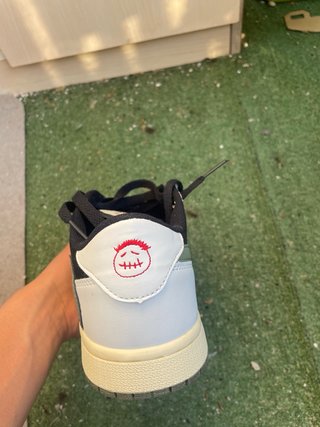 Jordan 1 Low Travis Scott Bambas
