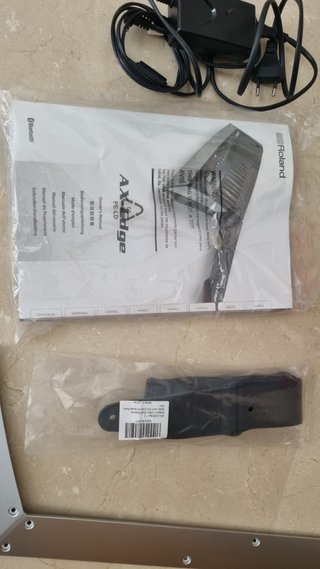Roland AX-Edge Keytar Soporte+Funda -Nunca usado-