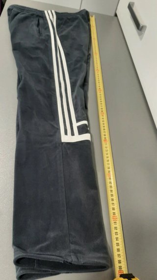 Pantalón Adidas Talla M/38 azul marino