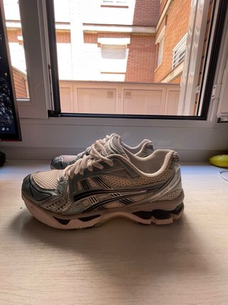 Asics Gel Kayano 14 azul claro