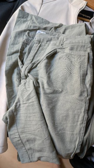 Lote Ropa: abrigos, chaquetas, pantalones