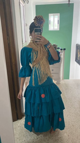 Traje de flamenca con volantes y lunares