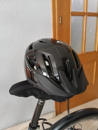 Bicicleta plegable BTWIN gris, casco y candado