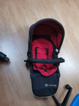 Carrito de bebé Concord rojo y negro