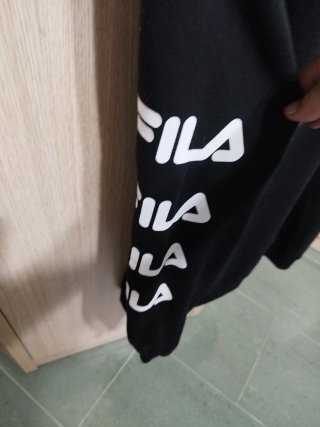 Sudadera Fila Negra .Regalo x compra 1 prenda