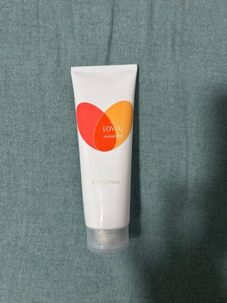 Crema Corporal Avon LOV|U Connected