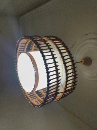 Lámpara colgante de bambú y madera