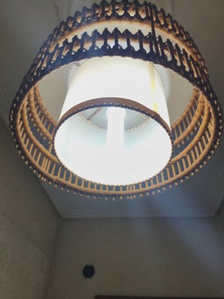 Lámpara colgante de bambú y madera