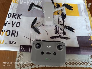 DJI Mini 2 con transmisor, dos baterías y maletín