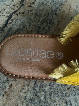 Sandalias planas amarillas talla 38